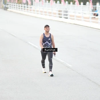 Runner Photo 6812223