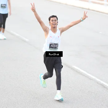 Runner Photo 6812244
