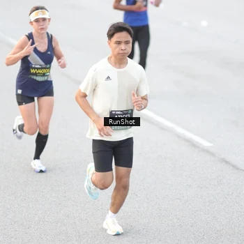 Runner Photo 6812294
