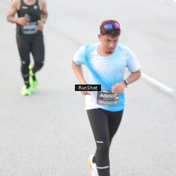 Runner Photo 6812354