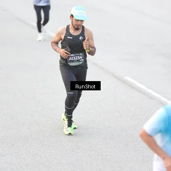 Runner Photo 6812368