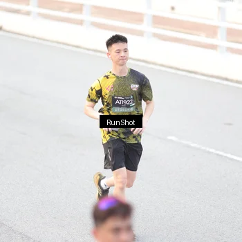 Runner Photo 6812375