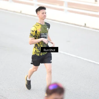 Runner Photo 6812381