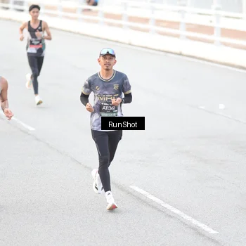 Runner Photo 6812391