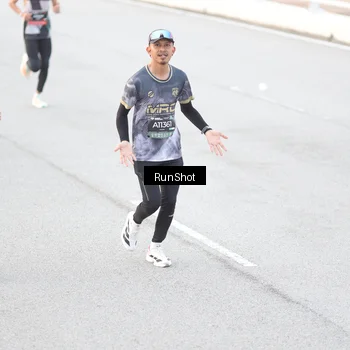 Runner Photo 6812402
