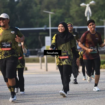 Runner Photo 6812420