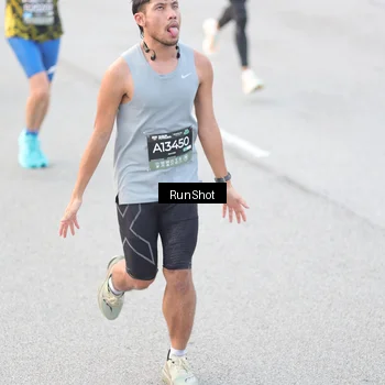 Runner Photo 6812438