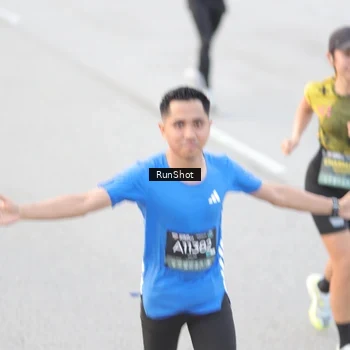 Runner Photo 6812471