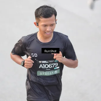 Runner Photo 6812502