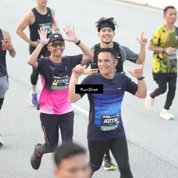 Runner Photo 6812542