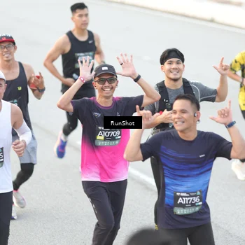 Runner Photo 6812543