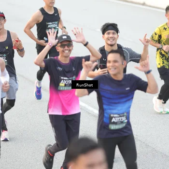 Runner Photo 6812544