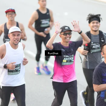 Runner Photo 6812553
