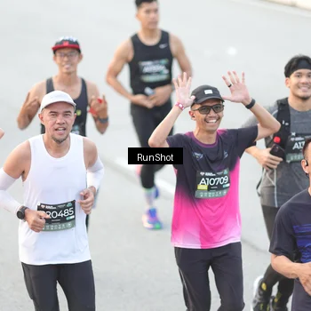 Runner Photo 6812555