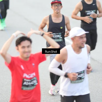 Runner Photo 6812561