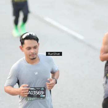 Runner Photo 6812575