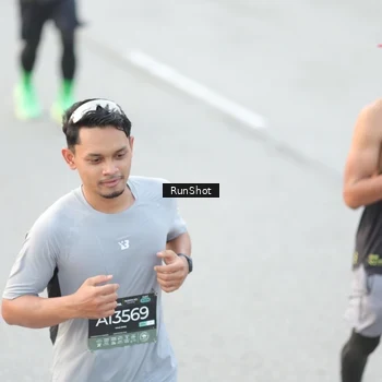 Runner Photo 6812589