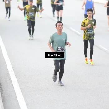Runner Photo 6812640