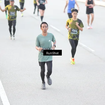 Runner Photo 6812643