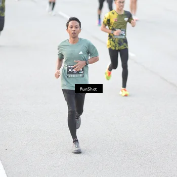Runner Photo 6812649