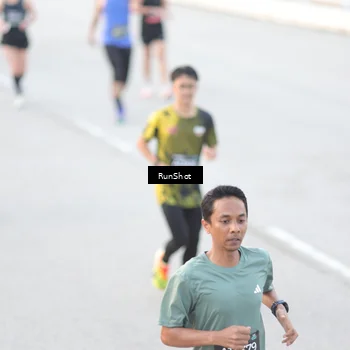 Runner Photo 6812653