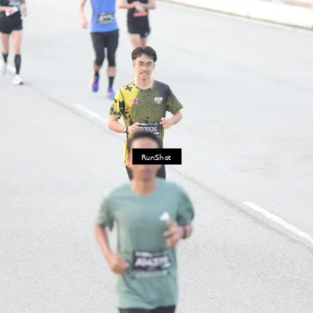 Runner Photo 6812656