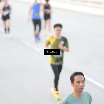 Runner Photo 6812658