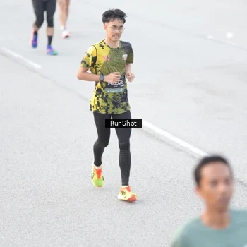 Runner Photo 6812663