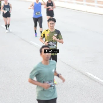 Runner Photo 6812669