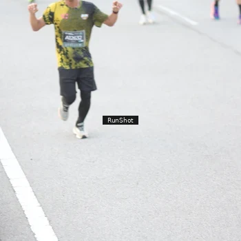 Runner Photo 6812672