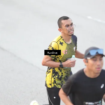 Runner Photo 6812747