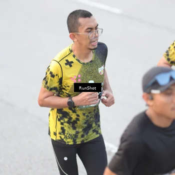 Runner Photo 6812756