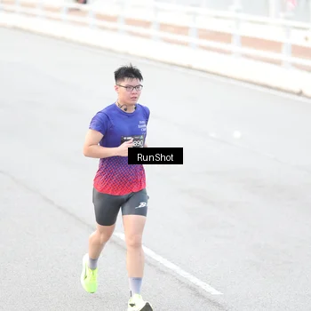 Runner Photo 6812757