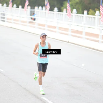 Runner Photo 6812765