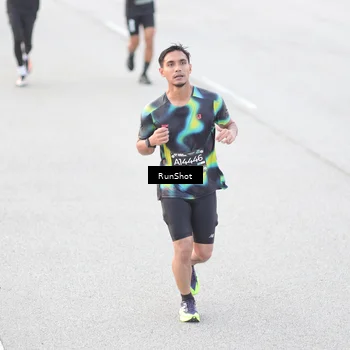 Runner Photo 6812789