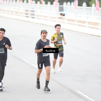 Runner Photo 6812830