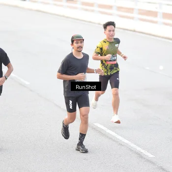 Runner Photo 6812842