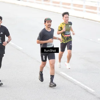 Runner Photo 6812844