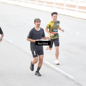 Runner Photo 6812845