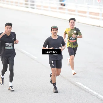 Runner Photo 6812847