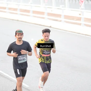 Runner Photo 6812858
