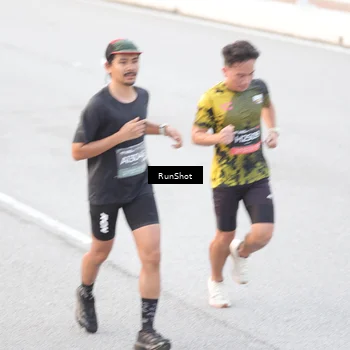 Runner Photo 6812862