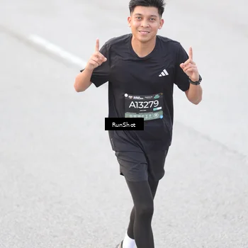Runner Photo 6812889
