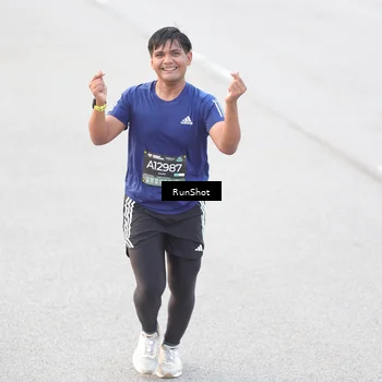 Runner Photo 6812901