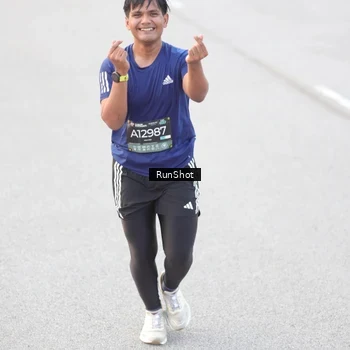 Runner Photo 6812906