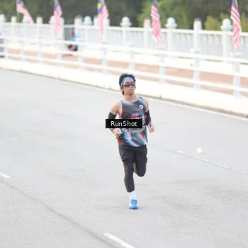 Runner Photo 6812915