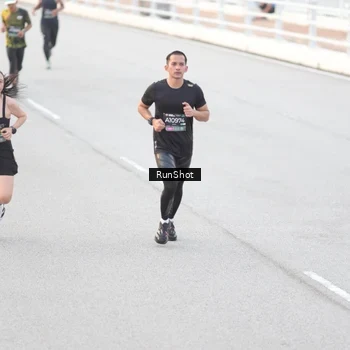Runner Photo 6812946