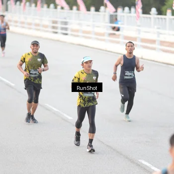 Runner Photo 6813018