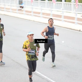 Runner Photo 6813031