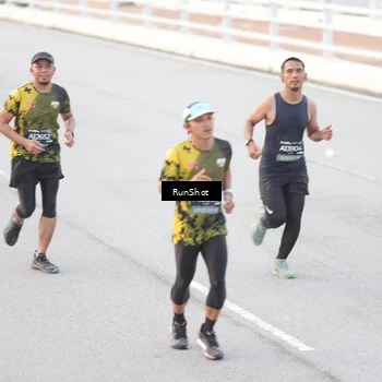 Runner Photo 6813035